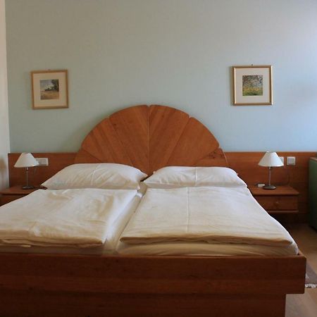 Gasthof Weinzettl Hotel Apetlon Bagian luar foto