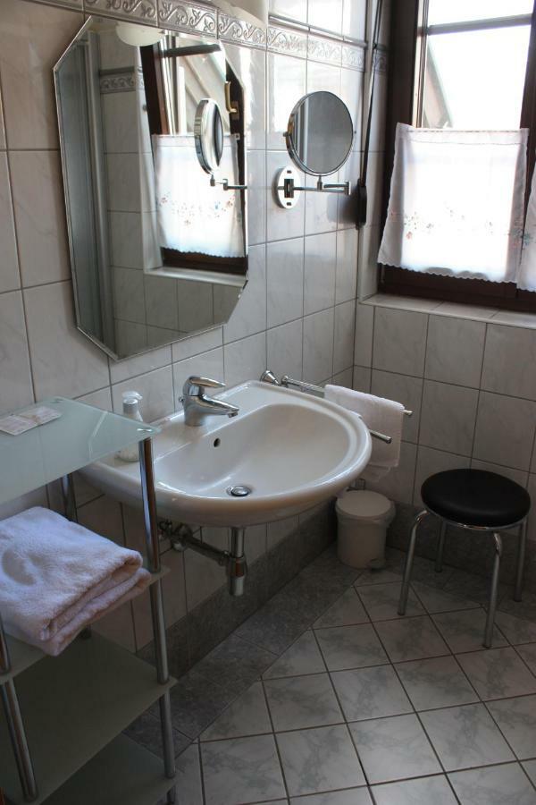 Gasthof Weinzettl Hotel Apetlon Bagian luar foto